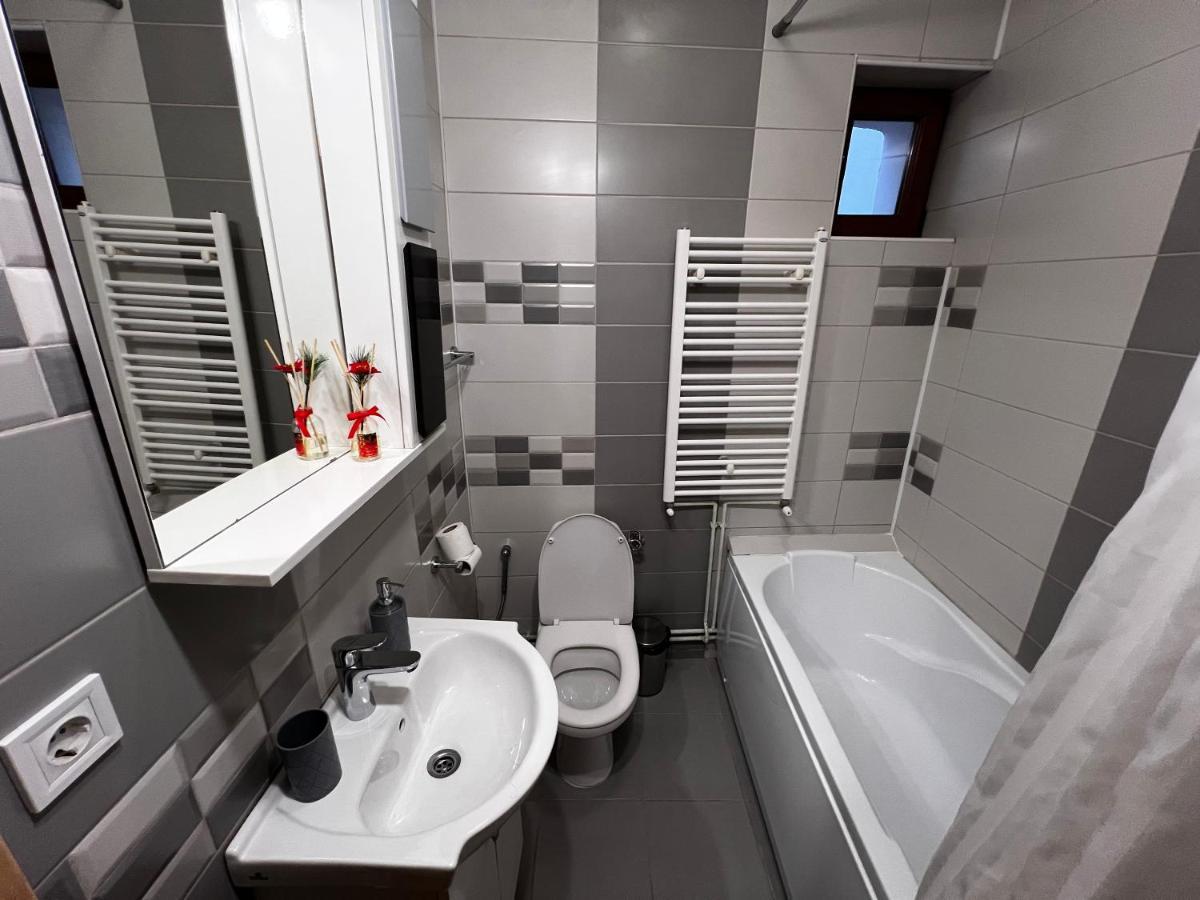 Eden Garden Apartment Брашов Екстериор снимка