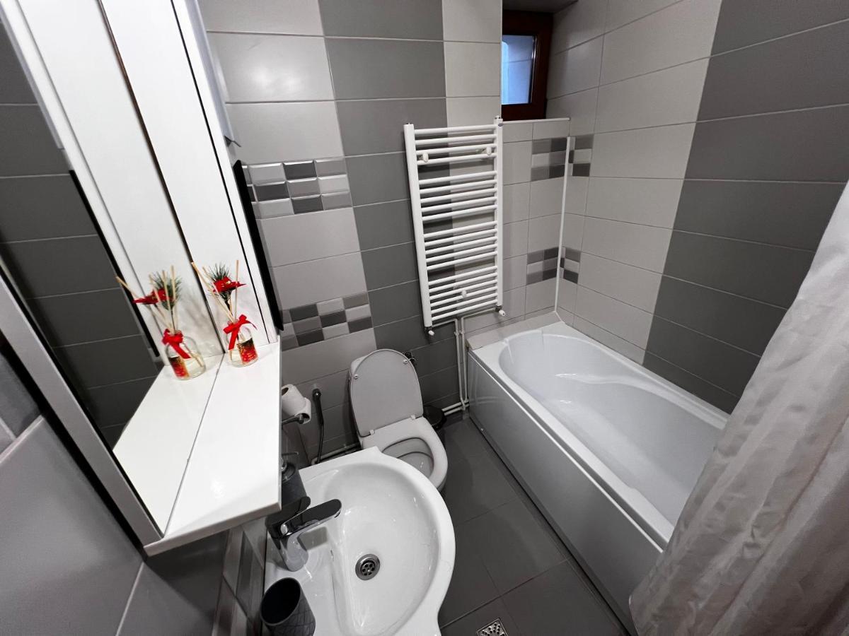 Eden Garden Apartment Брашов Екстериор снимка
